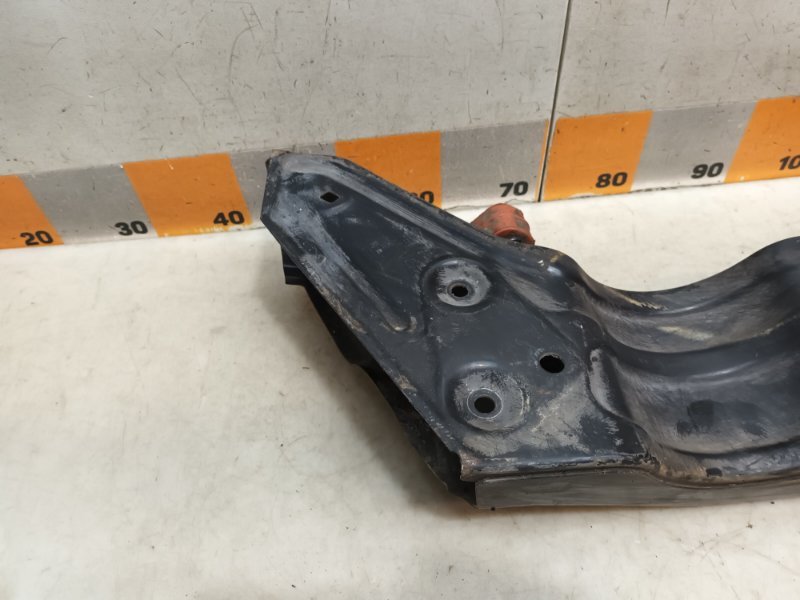 Балка подмоторная