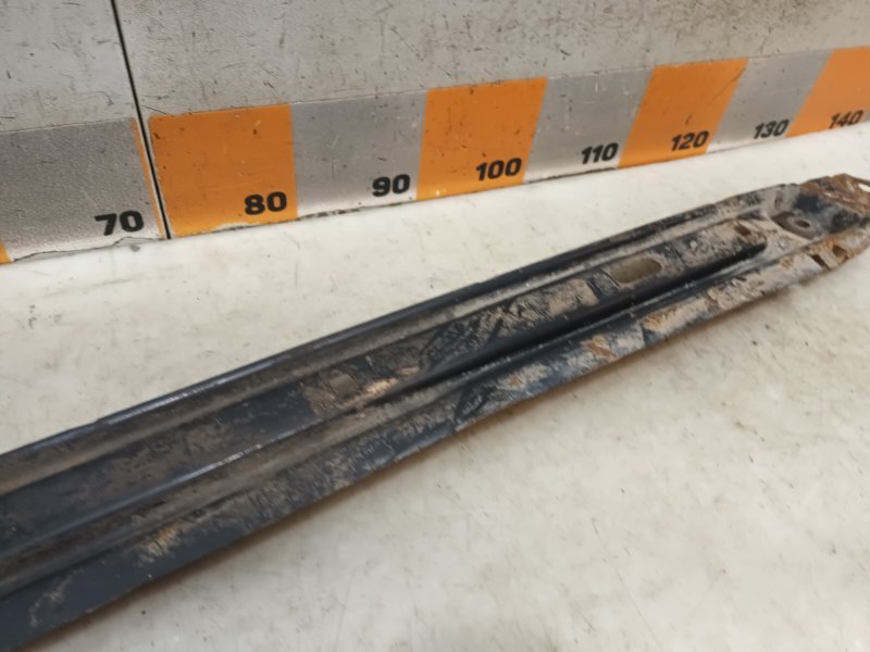 Балка подрадиаторная