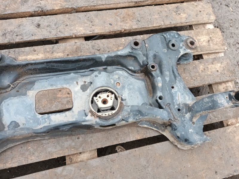 Балка подмоторная