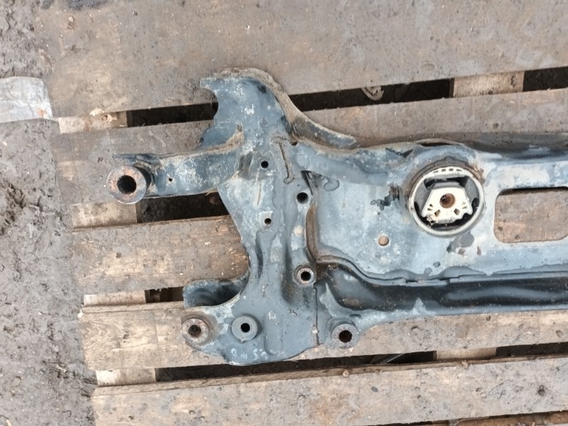 Балка подмоторная