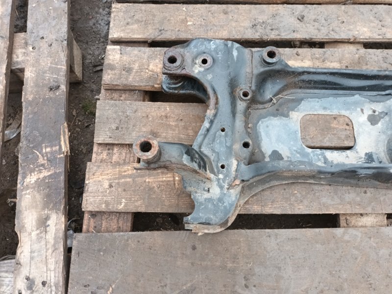 Балка подмоторная