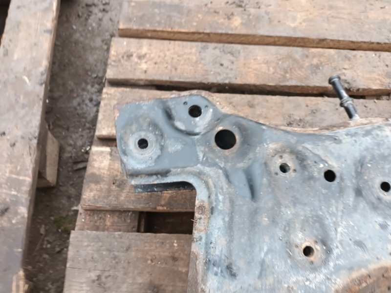 Балка подмоторная