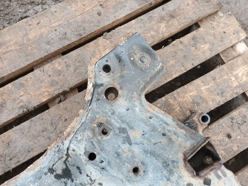 Балка подмоторная