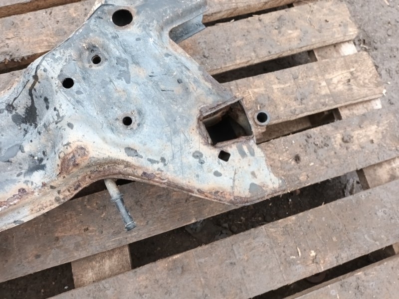 Балка подмоторная