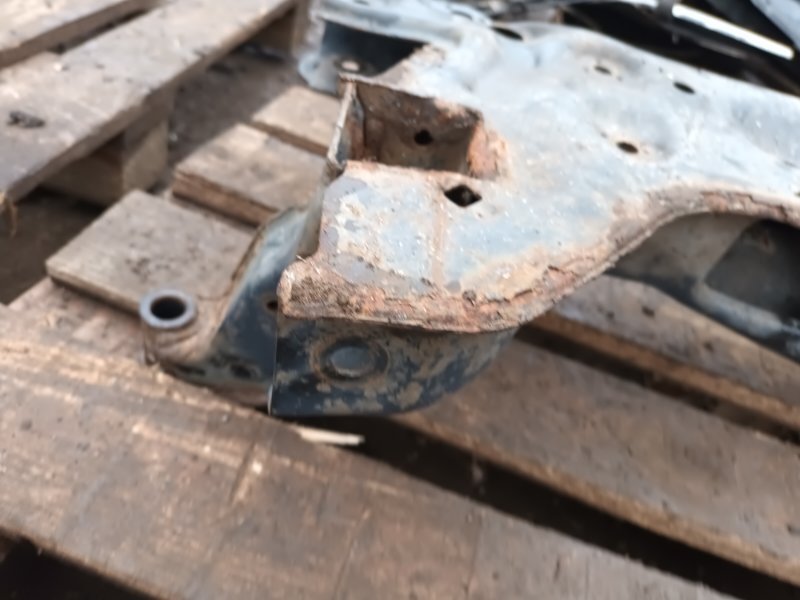 Балка подмоторная