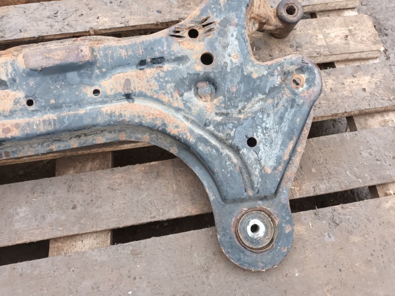 Балка подмоторная