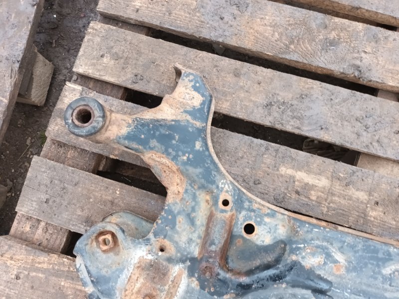 Балка подмоторная