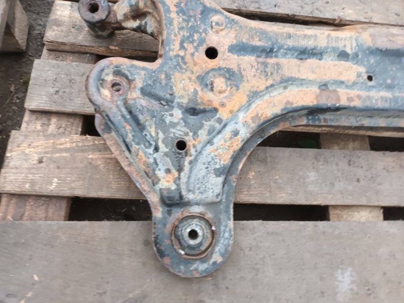 Балка подмоторная