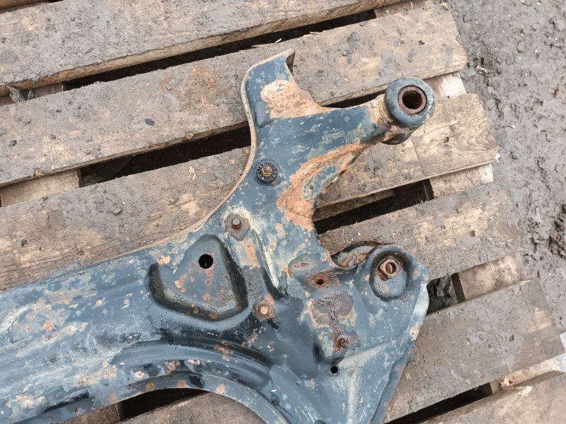 Балка подмоторная