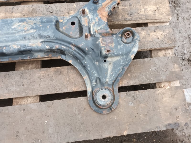 Балка подмоторная