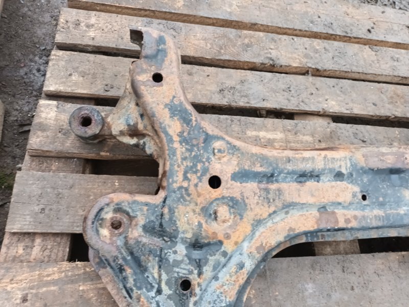 Балка подмоторная