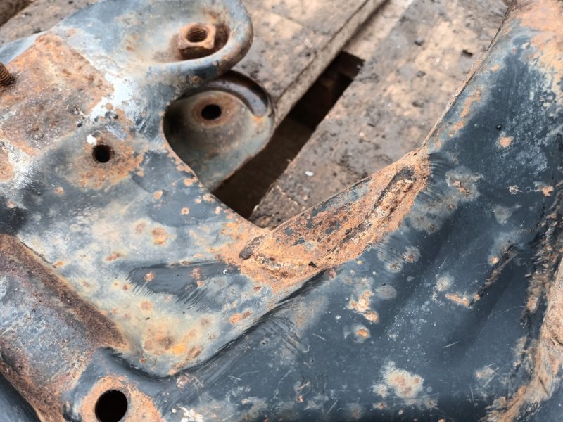 Балка подмоторная