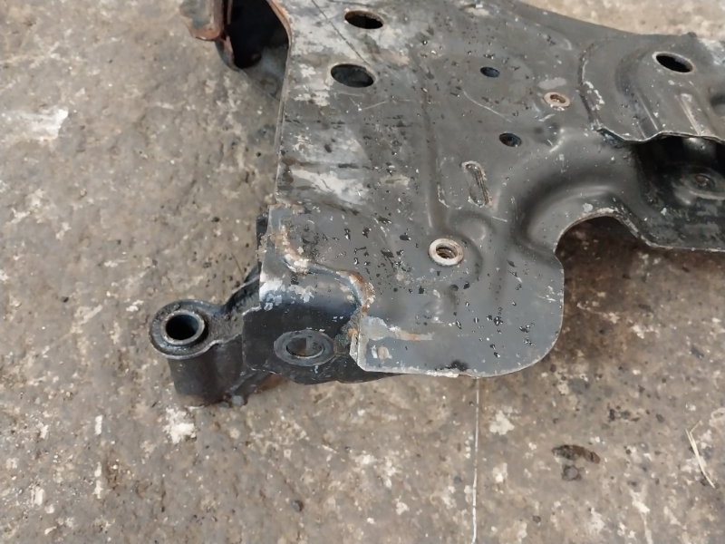 Балка подмоторная