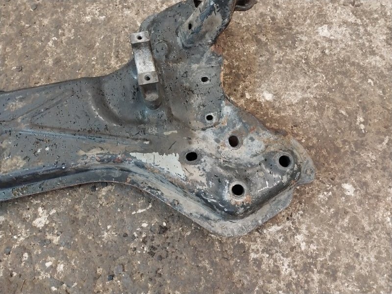 Балка подмоторная