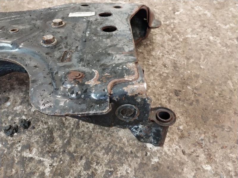 Балка подмоторная