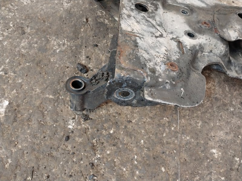 Балка подмоторная