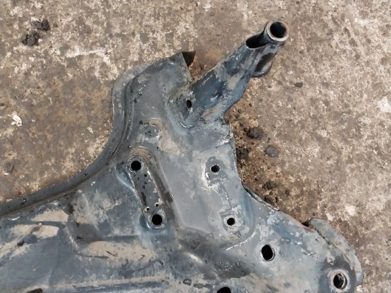 Балка подмоторная