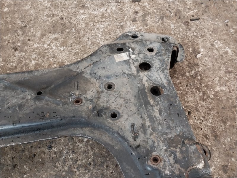 Балка подмоторная