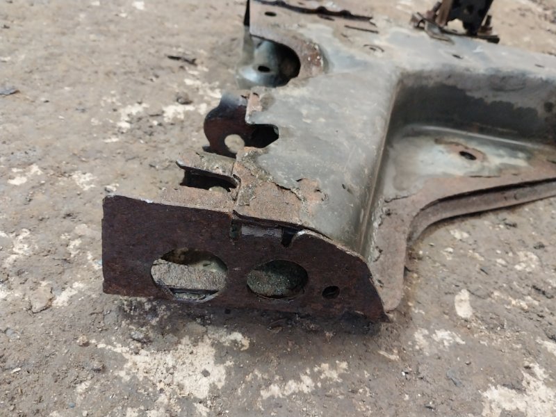 Балка подмоторная