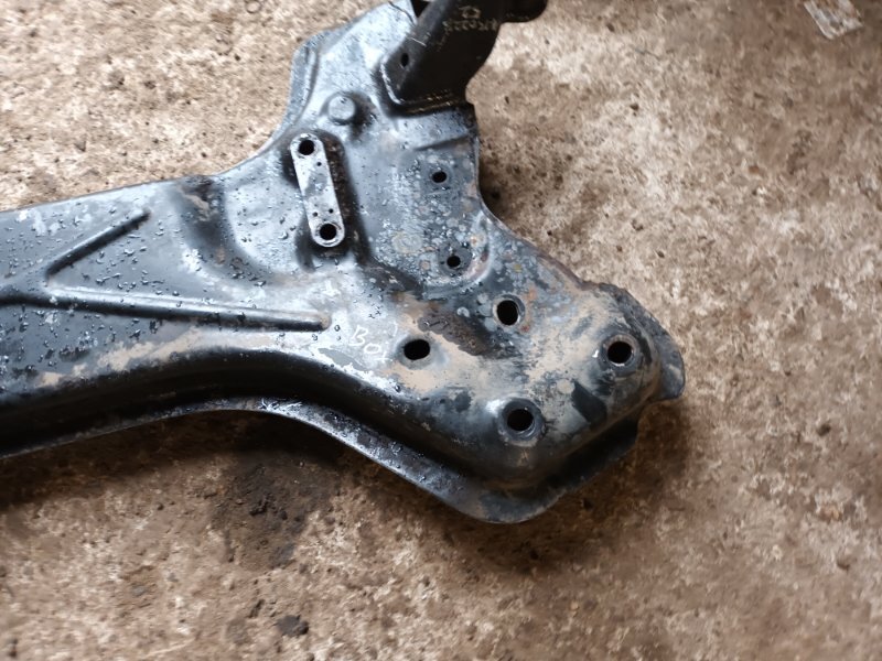 Балка подмоторная