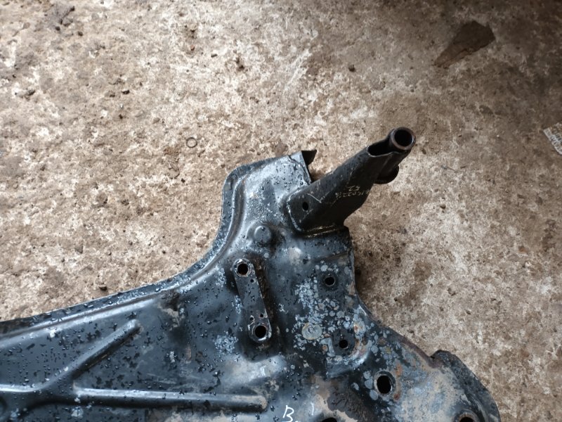 Балка подмоторная