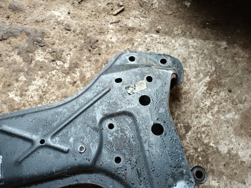 Балка подмоторная