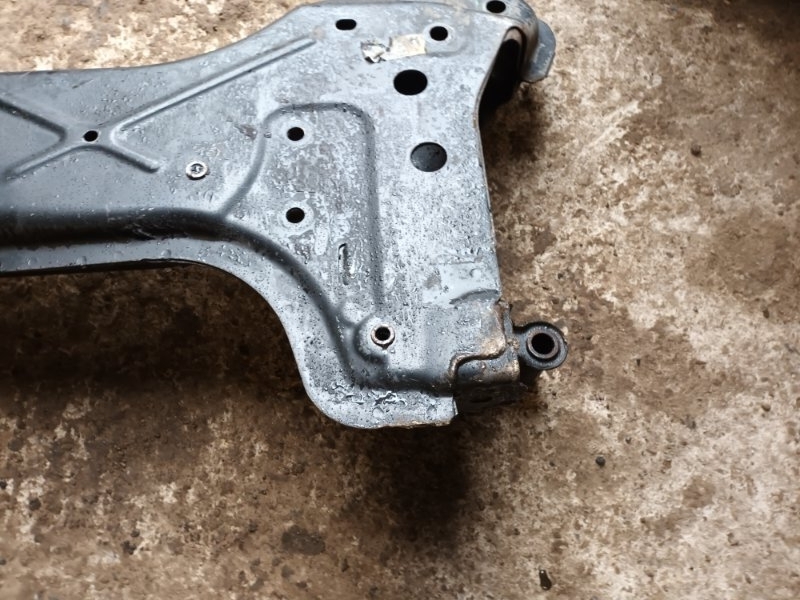 Балка подмоторная