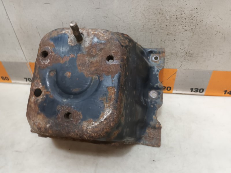 Кронштейн крепления запасного колеса