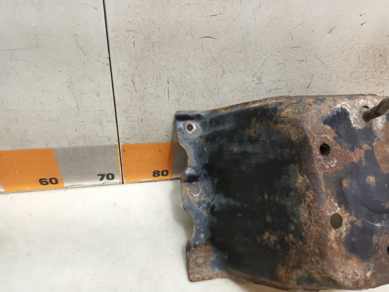 Кронштейн крепления запасного колеса