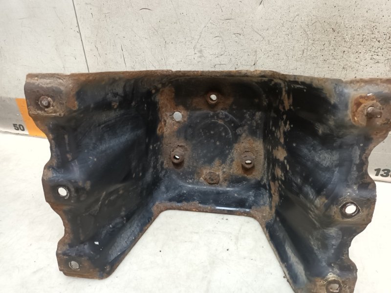 Кронштейн крепления запасного колеса