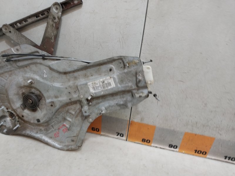 Стеклоподъемник электр. передний правый