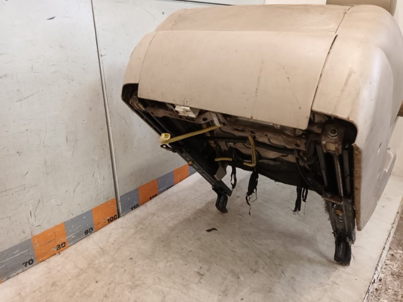 Сиденье переднее правое