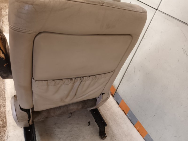 Сиденье переднее правое