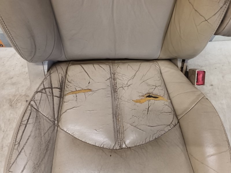 Сиденье переднее правое