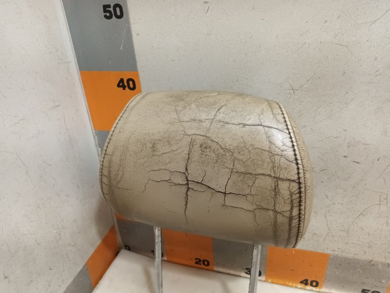 Подголовник сиденья