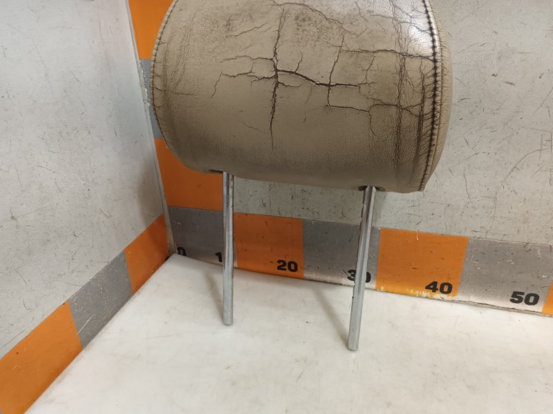 Подголовник сиденья