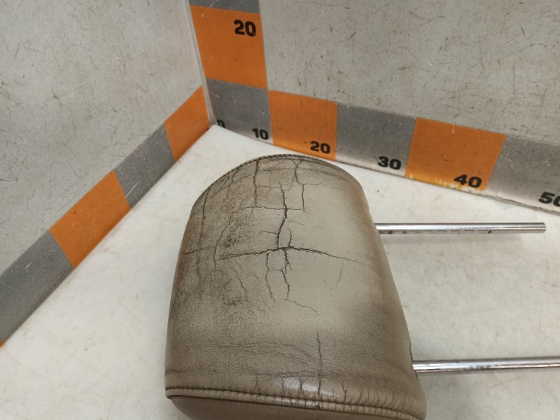 Подголовник сиденья