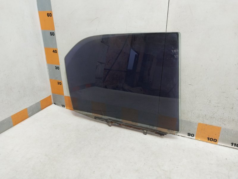 Стекло двери задней правой