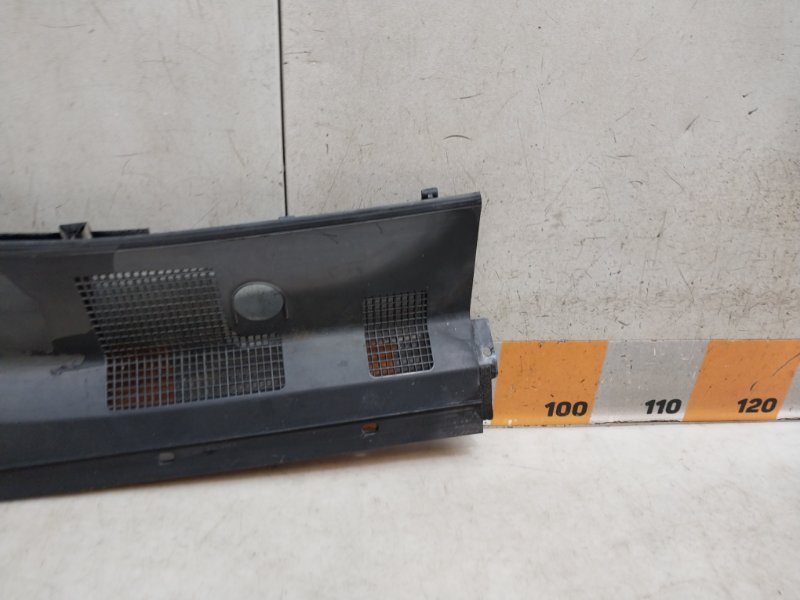 Планка под лобовое стекло