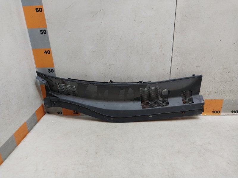 Планка под лобовое стекло