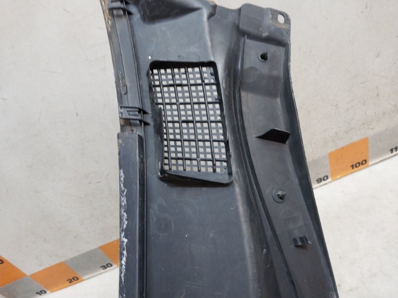 Планка под лобовое стекло