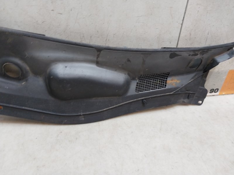 Планка под лобовое стекло