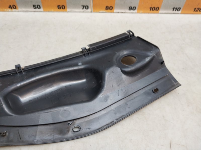 Планка под лобовое стекло