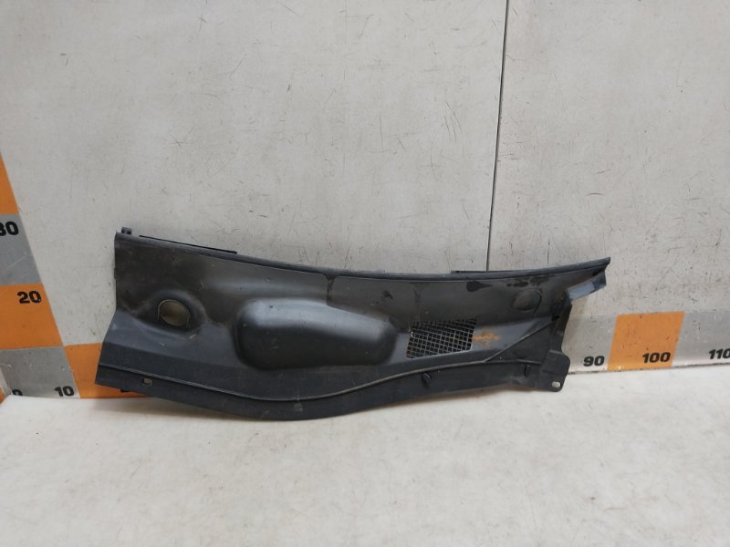 Планка под лобовое стекло