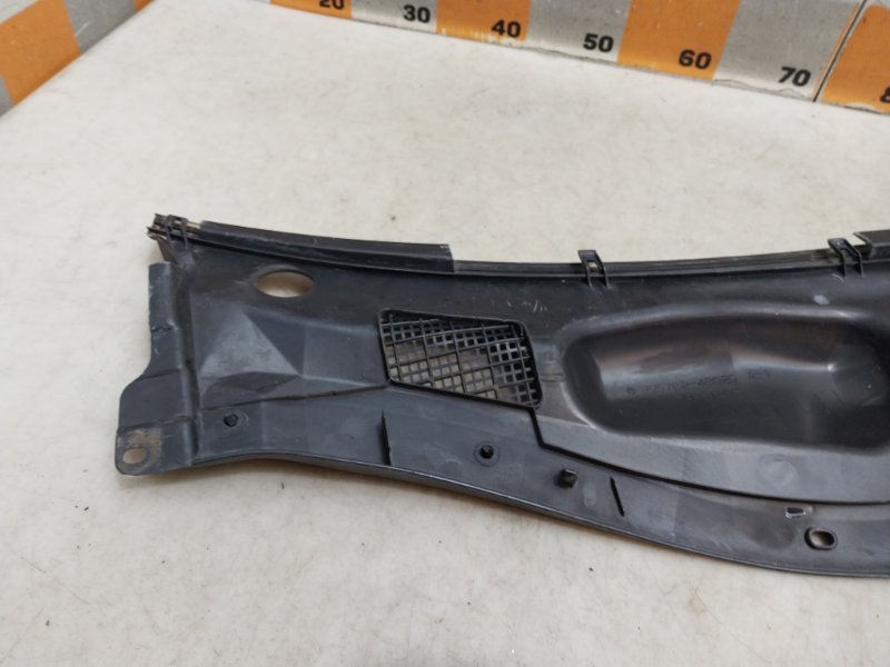 Планка под лобовое стекло