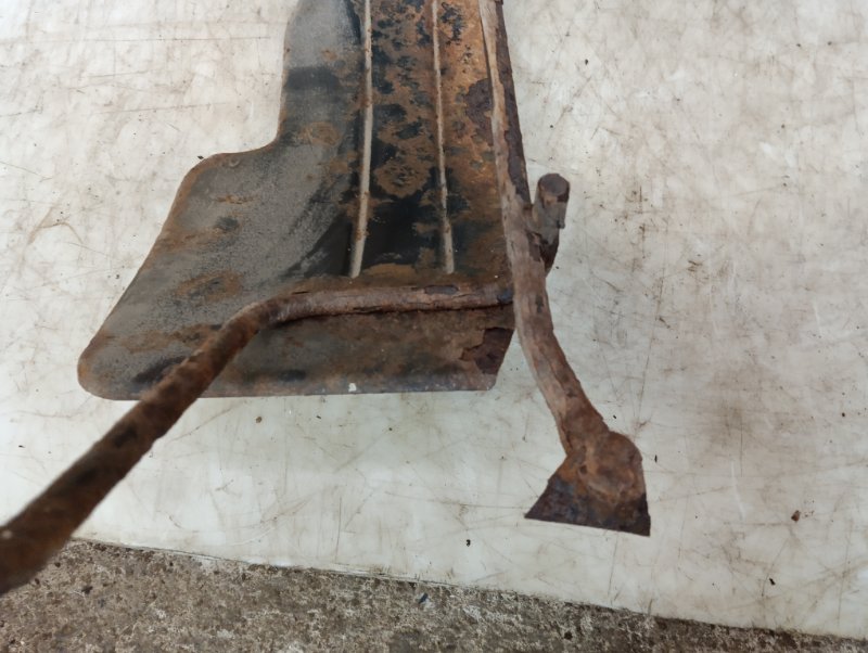 Кронштейн крепления запасного колеса