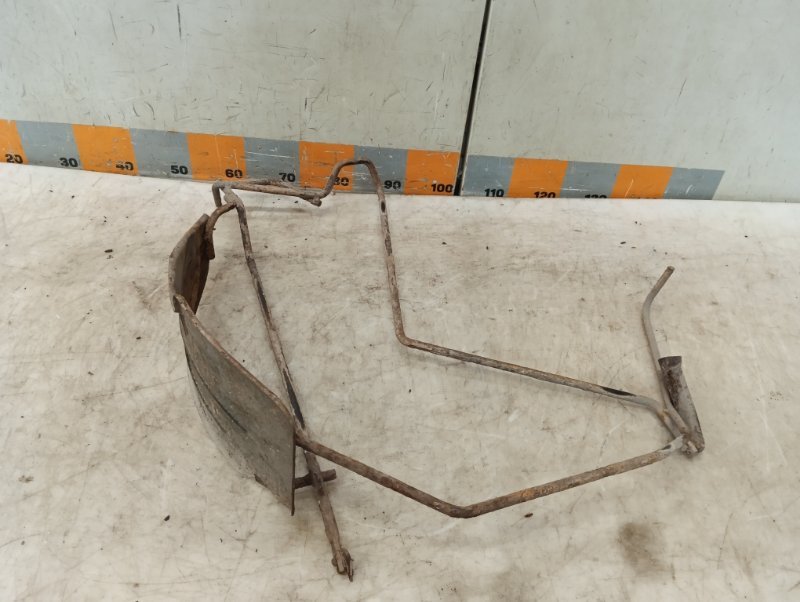 Кронштейн крепления запасного колеса