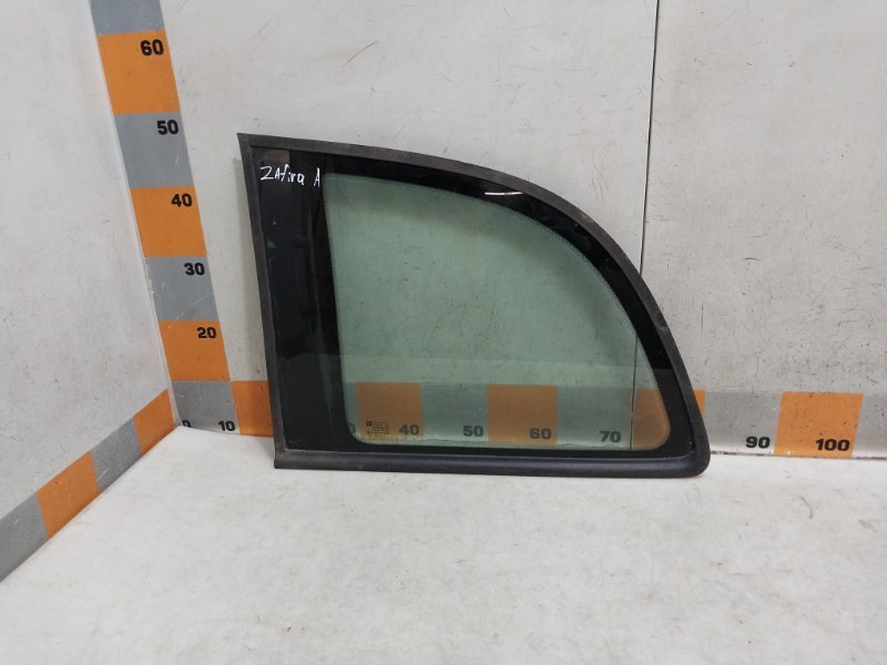 Стекло кузовное глухое левое