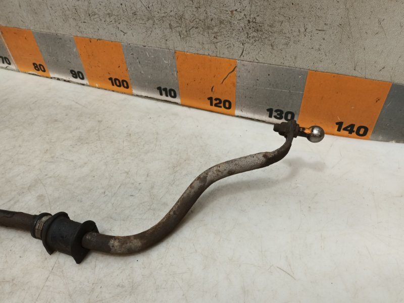 Стабилизатор передний