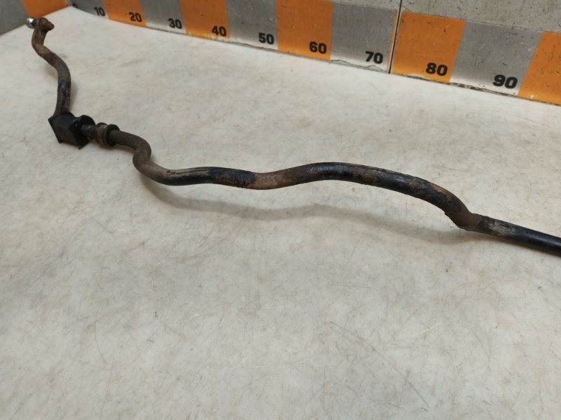 Стабилизатор передний